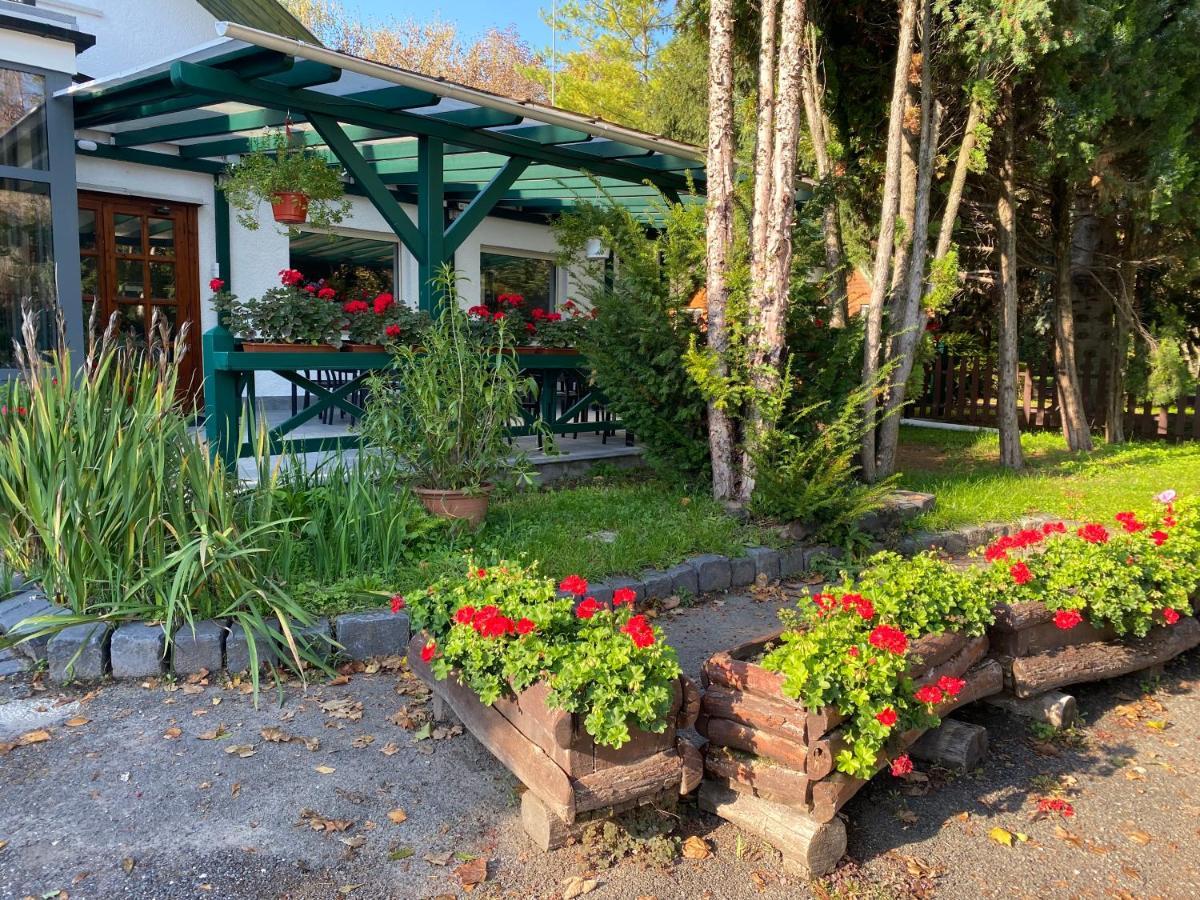 A Fogado Bed & Breakfast Bicske Exterior photo